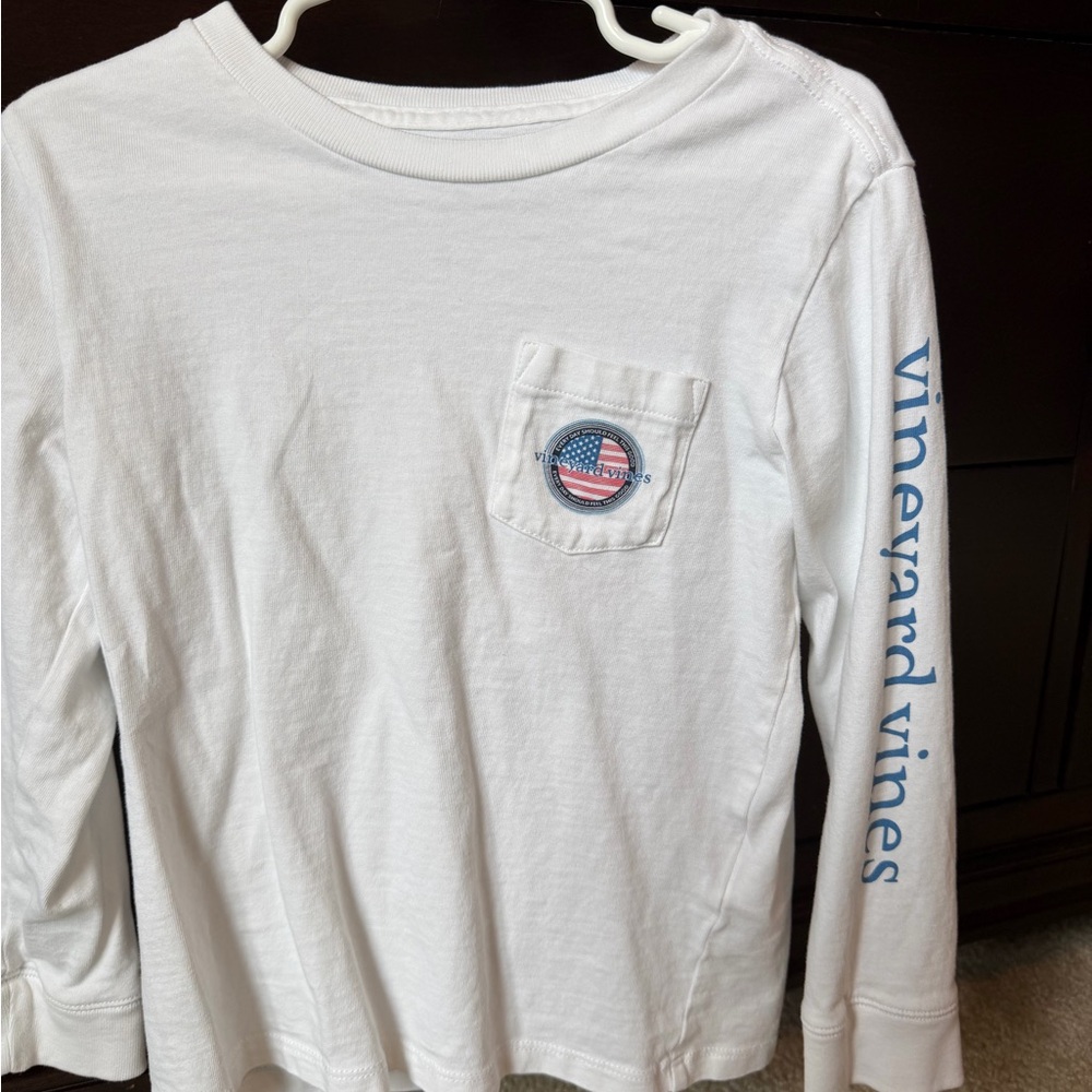 Vineyard Vines White Long-Sleeve Pocket Tee with Blue Sleeve Logo